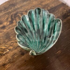 Blue Mountain Pottery Scalloped Ceramic Dish Shell of Leaf Design
